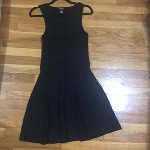 Sleeveless black dress